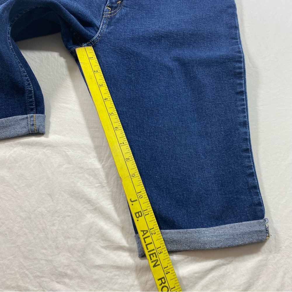 Levi's Shorts 16.5 Women’s Denim Shorts Bermuda Jean casual beach - Picture 5 of 5